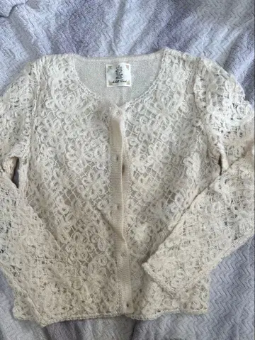 라벨에튀드 꽃무늬 자수 가디건