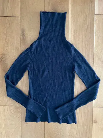 마가렛호웰 울 리브 터틀넥 니트 스메들리 별주 네이비