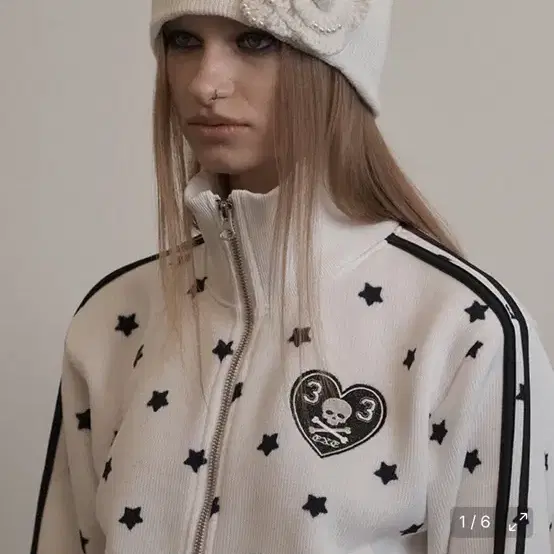 SETUPEXE PEARL CORSAGE BEANIE IVORY on Bunjang Global Site.