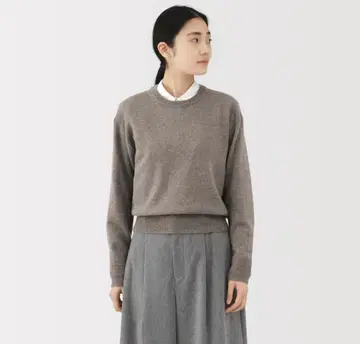 무인 세탁 가능한 울 미들 게이지 크루넥 스웨터 다크 모카 브라운