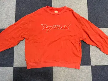 빨간색 크루넥 트레이닝복 L