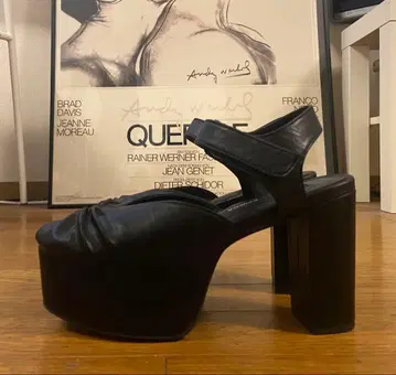 EMODA 플랫폼 펌프스