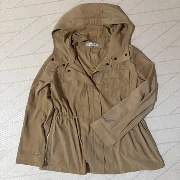 새상품급 INDIVI 베이지 마운틴 후드티 36