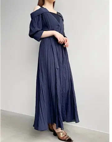 COCODEAL 코코딜 니트 레이어 양류 새틴 슬릿 플레어 원피스