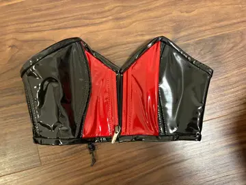 어픽스 파라파라 에나멜 본디지 블랙과 레드