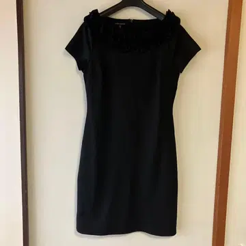 LAURA ASHLEY 블랙 원피스