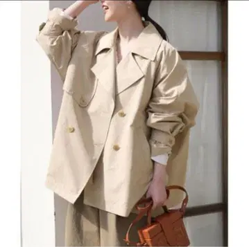 이에나 포플린 오버 숏 코트 베이지 36 사이즈