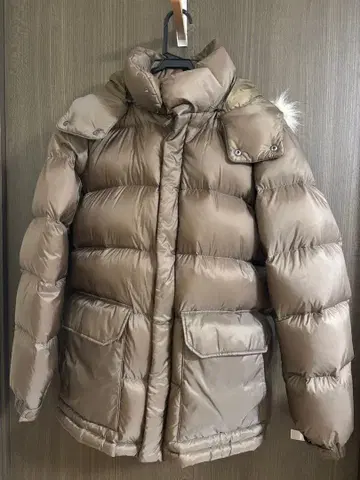 남성용 올드 유니클로 M 사이즈 다운 코트 점퍼 새상품급