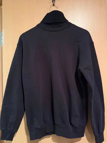 DRIES VAN NOTEN 맨투맨 터틀넥