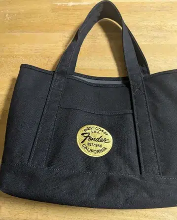 펜더 토트백 블랙