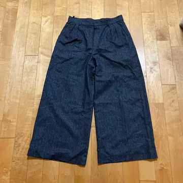 다크 그레이 와이드 팬츠 턱