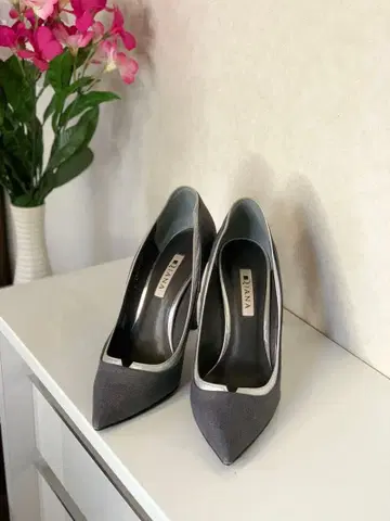 다이애나 실버 그레이 스무스 펌프스 25cm
