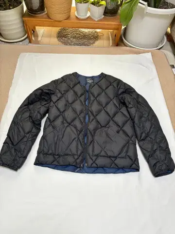 새상품급 마운트레이니아 디자인 퀼팅 다운 자켓 L