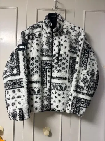 FTC 리버서블 플리스 보아 자켓 화이트 블랙