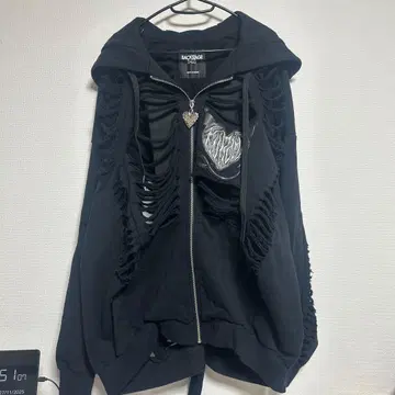 BACKSTAGE PASS 쿠로미 후드티