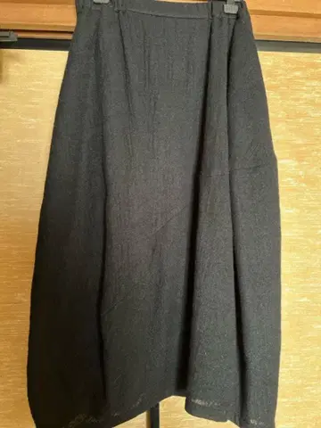 메후의 블랙 플레어 스커트 울 100%