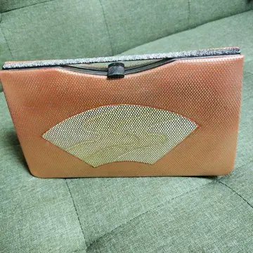 오렌지 부채꼴 장식 클러치백