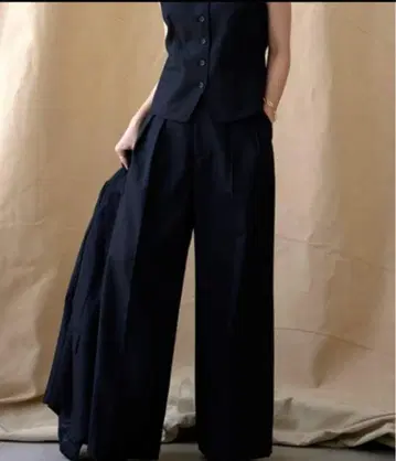 울 블렌드 투 턱 스트레이트 팬츠 블랙 S 사이즈 anuans