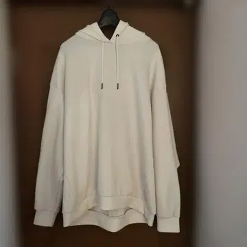 화이트 루즈핏 후드 맨투맨