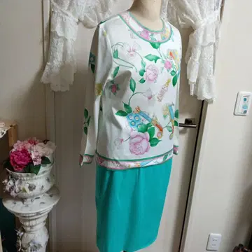 레오나르 꽃무늬 프린트 셋업 화이트/터콰이즈