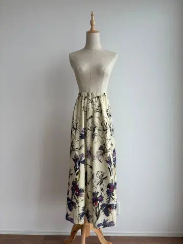 allureville 알라바일 플라워 프린트 플레어 스커트