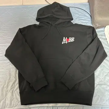 MOBB 하트 로고 블랙 후드티