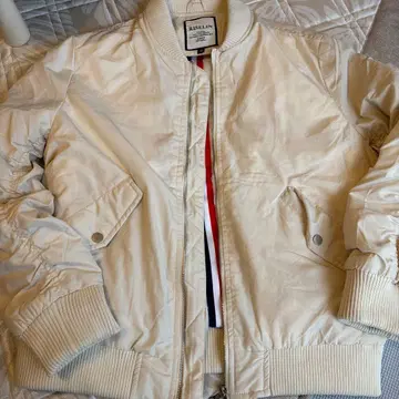 새상품급 RISELIN 불가리 아이보리 MA-1 자켓