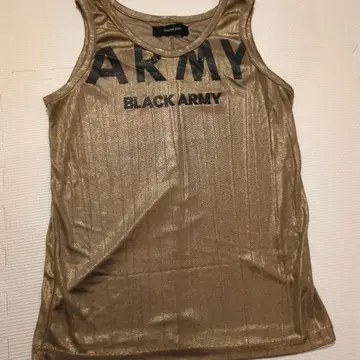 야스유키 이시이 탱크탑 골드