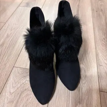 라우나레아 숏부츠 퍼 포함 블랙