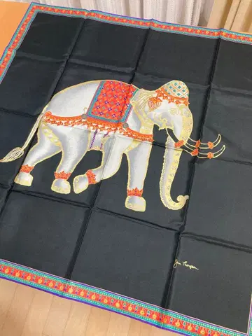 [ 미사용품 ] 짐 톰슨 코끼리 패턴 대형 태국 실크 100% 스카프