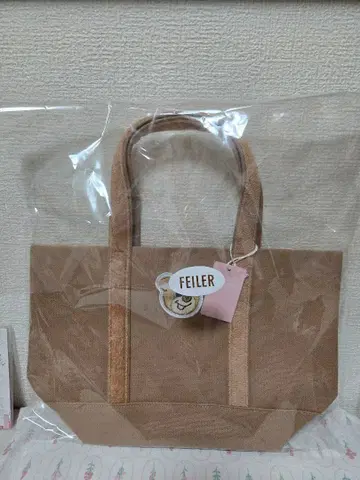 러브러리 바이 페이러 올드 테디 와펜 토트백 베이지