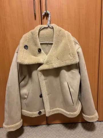 ZARA 무스탕 코트