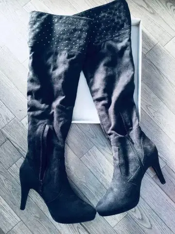 블랙 스웨이드 롱 부츠 하이힐