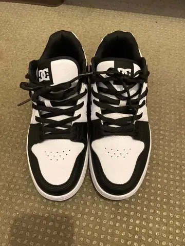 DC 스니커즈 화이트/블랙 8.0