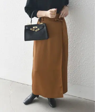 새틴 롱 타이트 스커트 쉽스 카멜