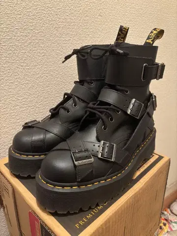 [ 닥터마틴 ] JADON 스트랩 부츠