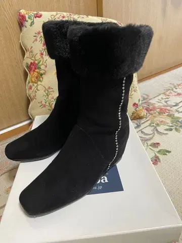 새상품급 t.inaba 시프 스웨이드 하프 부츠