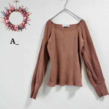 멜로즈 리브 니트 스퀘어넥 상의 깔끔한 심플 캐주얼