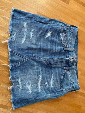 American Eagle 데미지 데님 미니 스커트