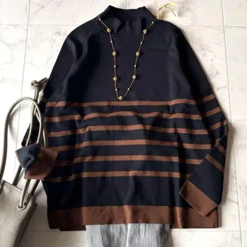 새상품급 매킨토시 런던 울 하이넥 니트 블랙 브라운 보더 44