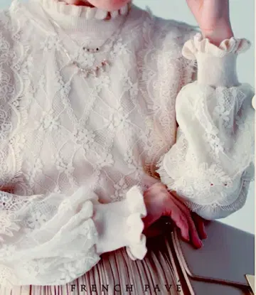 CAWAII 레이스 니트 긴팔 크림색 M~L