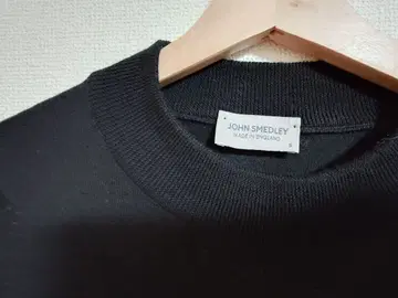 JOHN SMEDLEY 블랙 긴팔 하이넥 스웨터