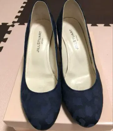 질스튜어트 힐 펌프스 네이비 레오파드