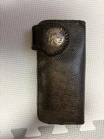 가죽 장지갑 엠보싱 가공 블랙