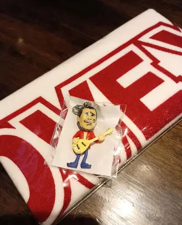 야자와 에이요시 가챠 피규어 + 타월