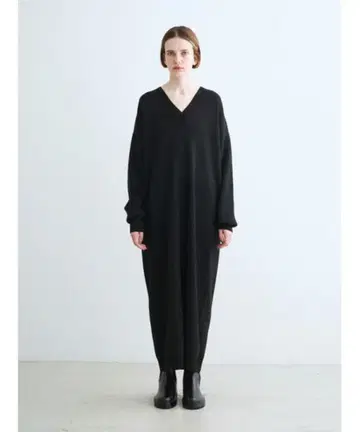 스펀지얀 V넥 드레스