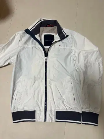 화이트 나일론 집업 자켓 M