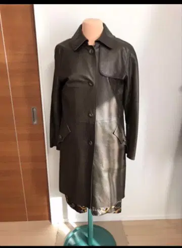 다크 브라운 가죽 롱 코트