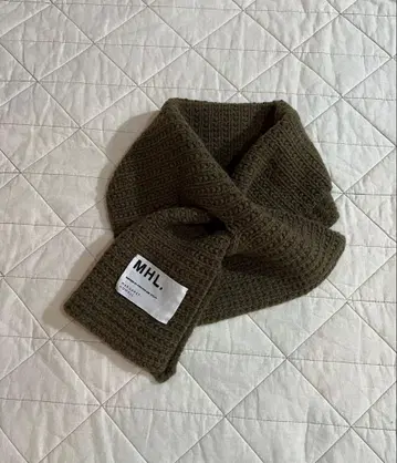 MHL. 올리브 그린 니트 머플러