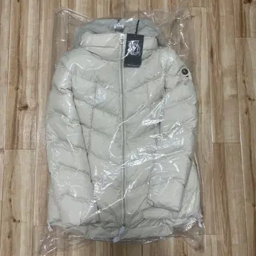 새상품 CAPEHORN ALVAREZ MATT 다운 자켓 42 베라